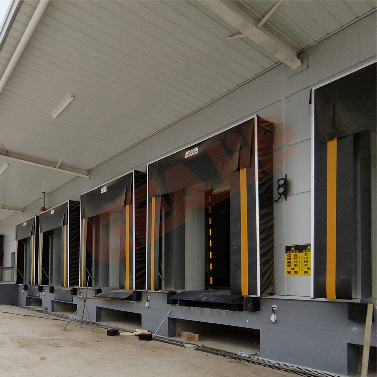 Heavy Duty Inflatable Dock Shelter Weatherproof Sealing for Loading Docks CE Certified