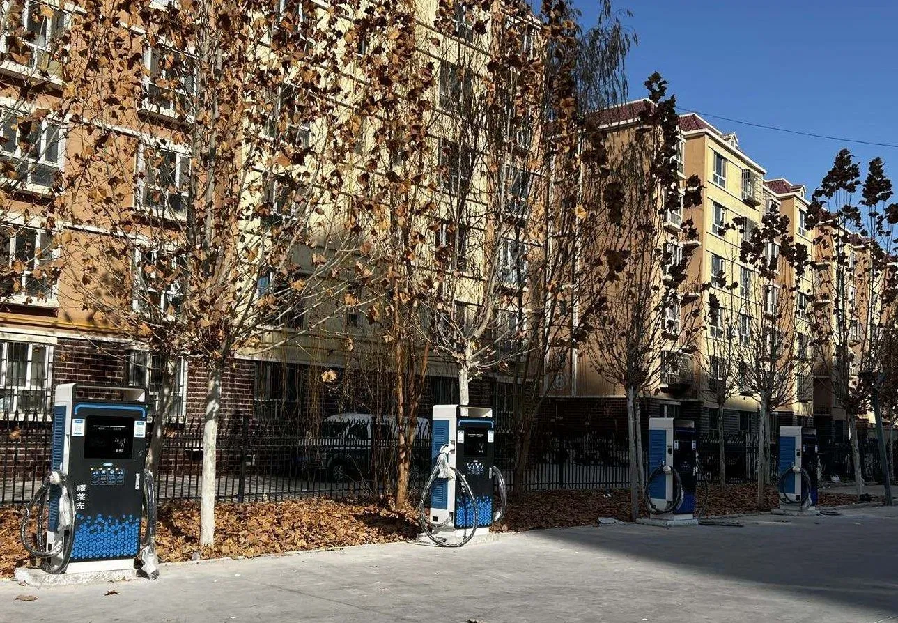 Commercial Factory Byd CCS 60kw 100kw 160kw 240kw Car Charging Station Fast DC EV Charger