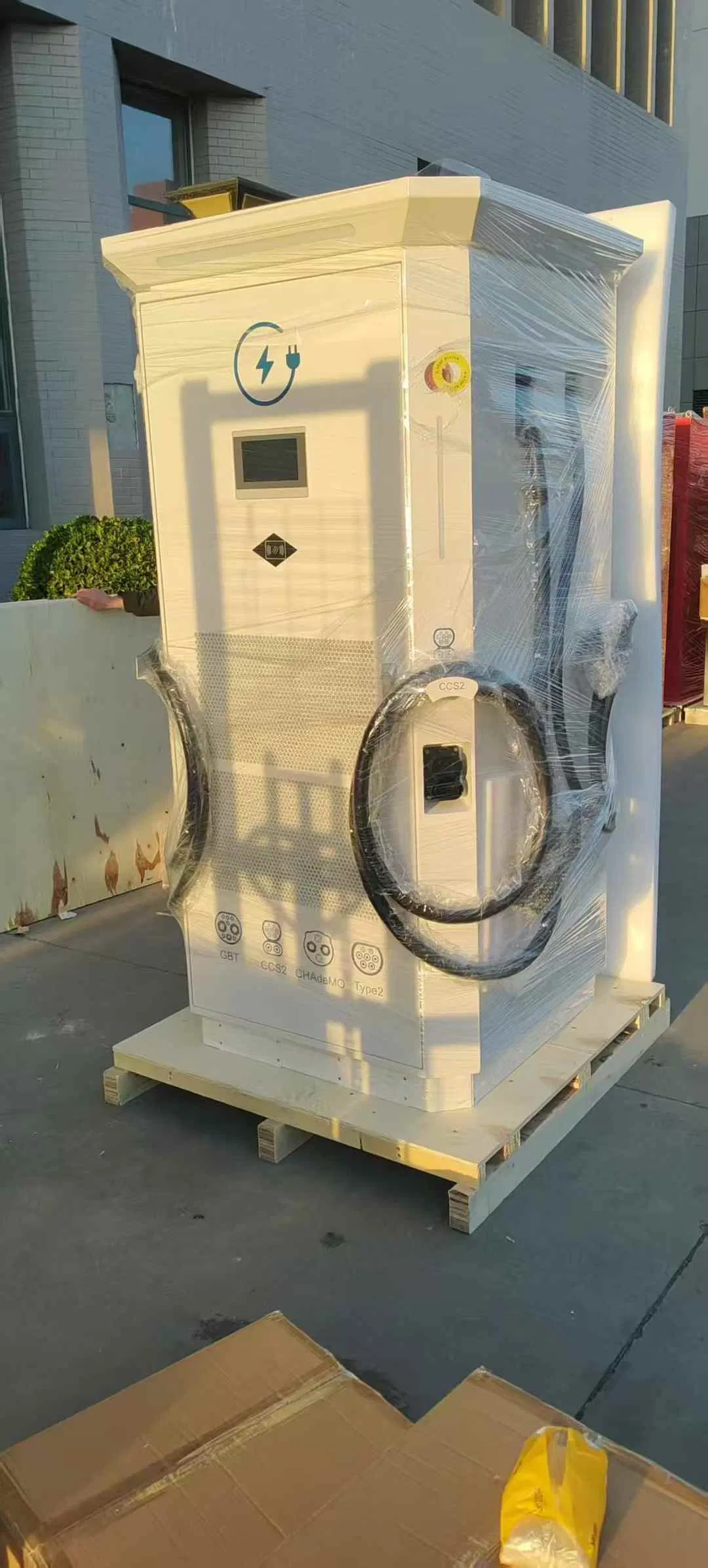 320kw DC Fast Charging Station with 4 Guns IP54 Rated for Outdoor Use