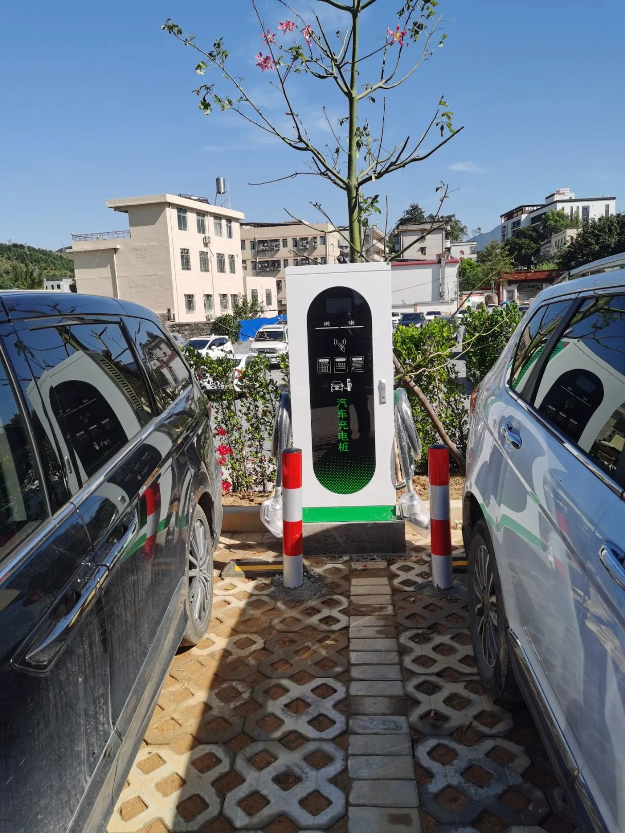Shenzhen Factory Infrastructure 60kw 120kw 240kw 360kw Floor Mounted Ocpp CE CCS Gbt Double Cables Fast DC Electric Vehicle Car EV Charging Charger