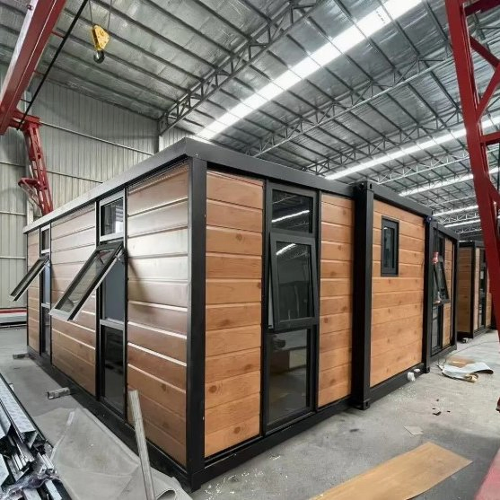 Conjunto de habitación de albergue modular para glamping a prueba de corrosión, construido rápidamente, en un resort costero