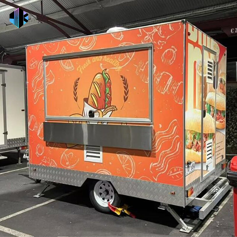 Pareja personalizada haciendo negocio de comida, camión de comida, remolque de comida en venta