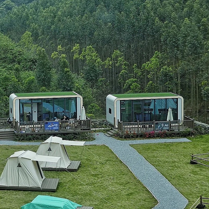 Suministro de fábrica de cabaña de manzana prefabricada 20FT/40FT casa móvil modular en estilo tropical para proyecto turístico de resort en isla con certificación CE ISO