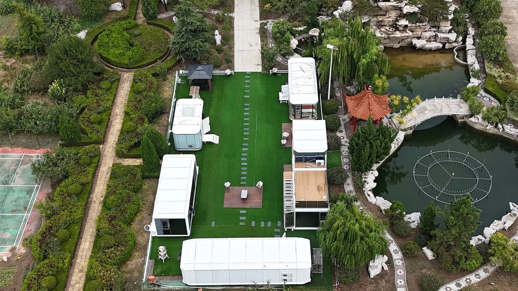 Casa Cápsula de PVC Expandible Sostenible - Diseño Modular Eficiente en Energía para Alivio
