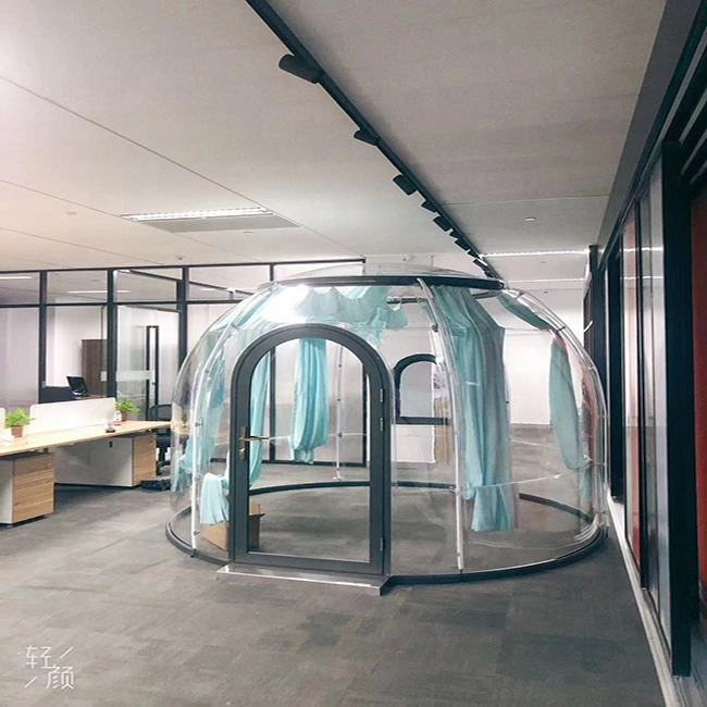 Alojamiento de vacaciones de viaje, tienda de campaña transparente a prueba de viento y lluvia, casa burbuja transparente