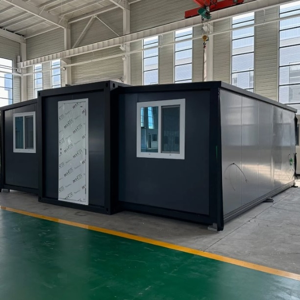 Conjunto de habitación de albergue modular para glamping a prueba de corrosión, construido rápidamente, en un resort costero