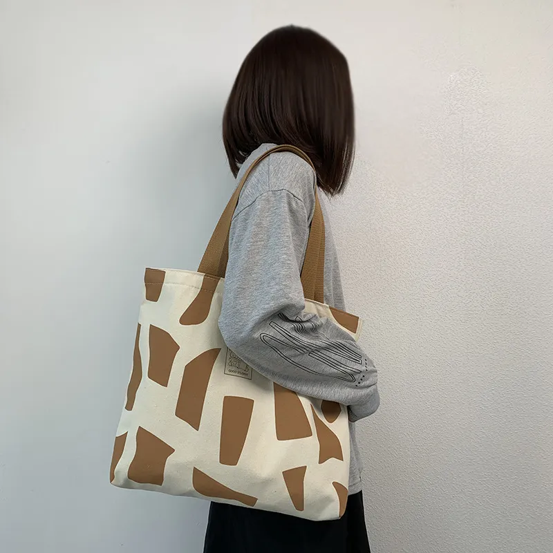 Eco-Friendly Wholesale Drawstring Jute Beach Bag for Retail