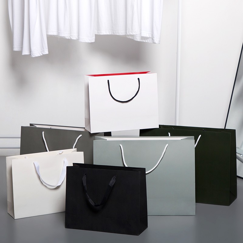 High-End Metallic Silver/Gold Foil Paperboard Shopping Bags for Clothing &amp; Shoes Microwave Safe &amp; for Brand Packaging