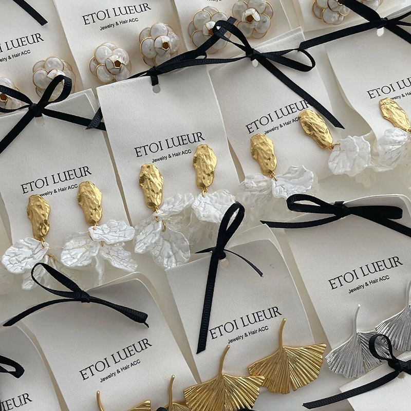 Custom Unique White Microfiber Jewelry Pouch Bags with Black Silk Ribbon Bow-Tie