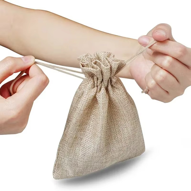 Custom Logo Burlap Gift Bags with Drawstring Jute Bags Linen Sacks Storage Bags Burlap Bag for Wedding Favors Party Jewelry Pouches