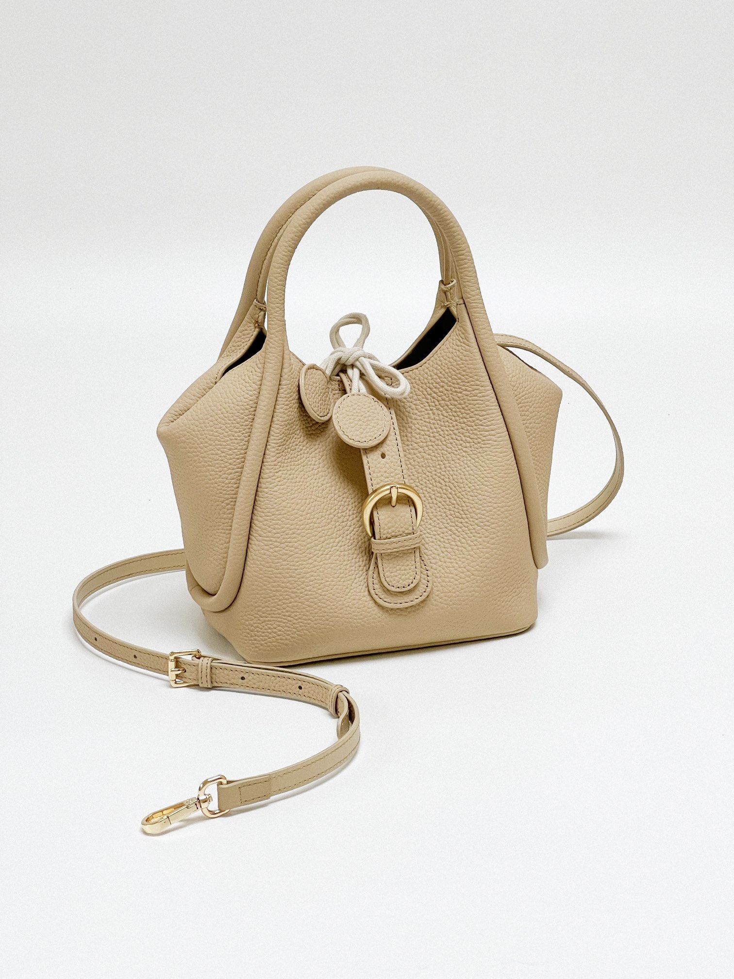 Women's Full-Grain Leather Drawstring Bucket Bag - 21x15x19cm Purse (3 Colors) with Metal Buckle for Daily/Date/Commuting