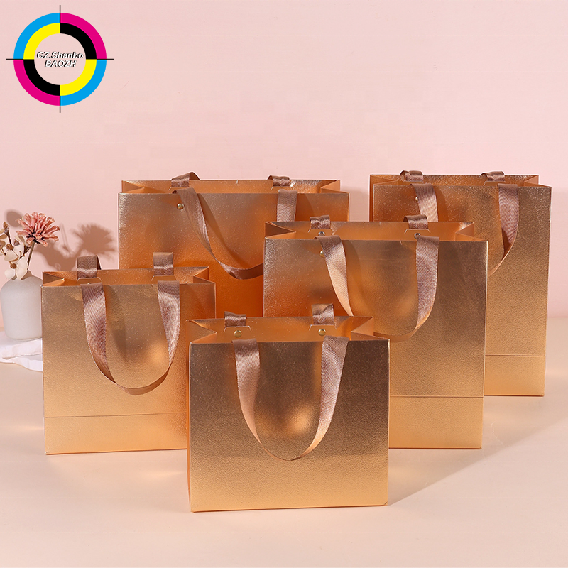 Metallized Paper Bag Display 4
