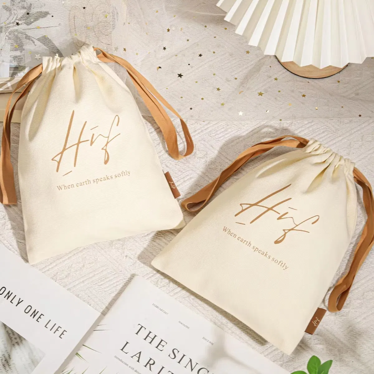 Stylish Custom Logo Canvas Drawstring Bags Artistic Print Bag for Gift Packaging Eco Friendly Reusable with High Quality