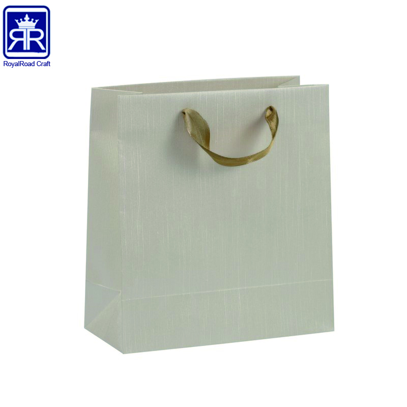 Wholesale Custom Logo Colorful Metallic Gold Foil Art Paper Bag for Wedding Pillow Household Products Perfect Gift Packaging