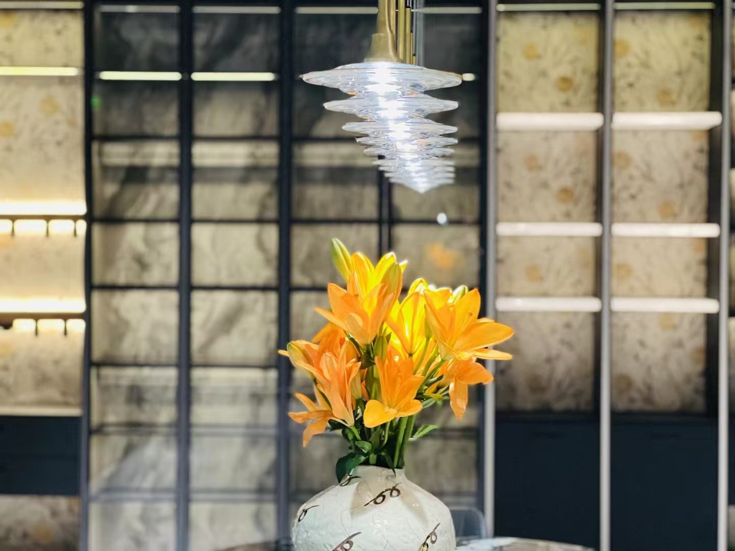 Nordic Modern Designer Chandelier Custom COB Light Source Living Room Dining Room Decorative Pendant Light GUOCIO Style