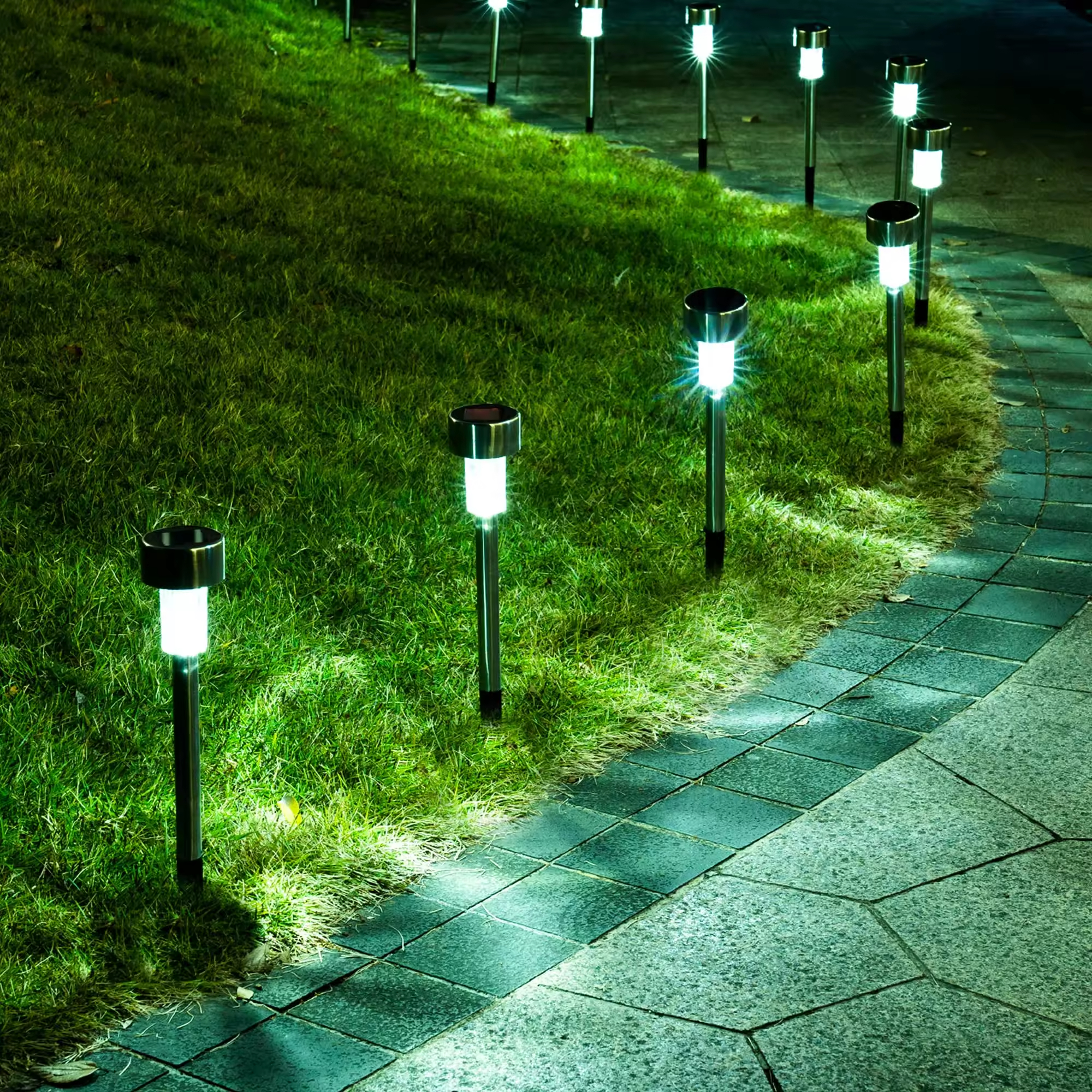 Stainless Steel Waterproof LED Low Voltage Landscape Lighting Solar Powered Outdoor Garden Stake Lights for Pathway Patio Yard