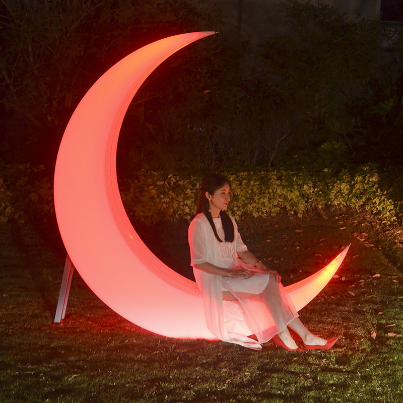 Outdoor LED Luminous Moon Lights Colorful Courtyard Seat Crescent Decoration Park Landscape IP54 Rated Dimmable Solar