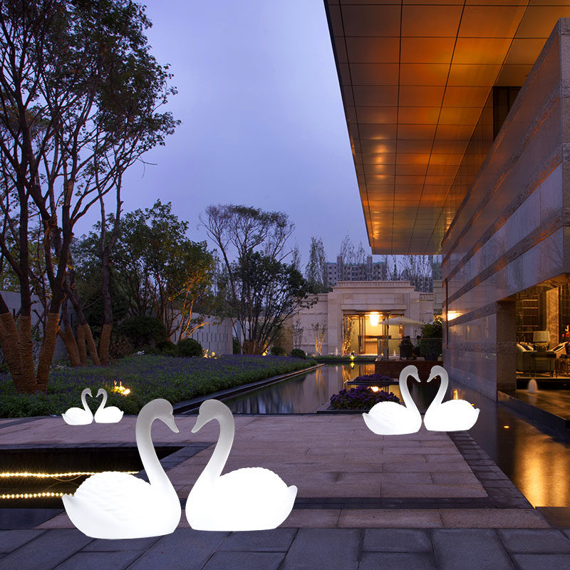 Creative Plastic LED Landscape Luminous Color Changing Swan Light For Outdoor Park &amp; Scenic Area Animal Garden Decorations