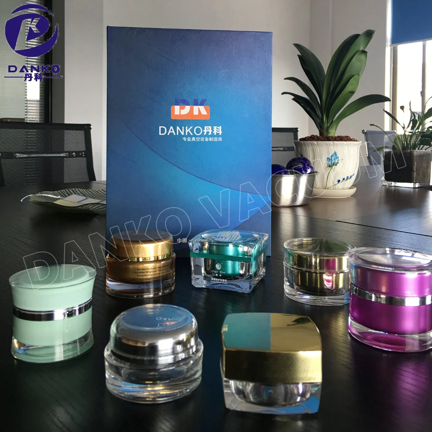 Plastic Cosmetic Bottle Coating Vacuum Evaporation Metallizing System