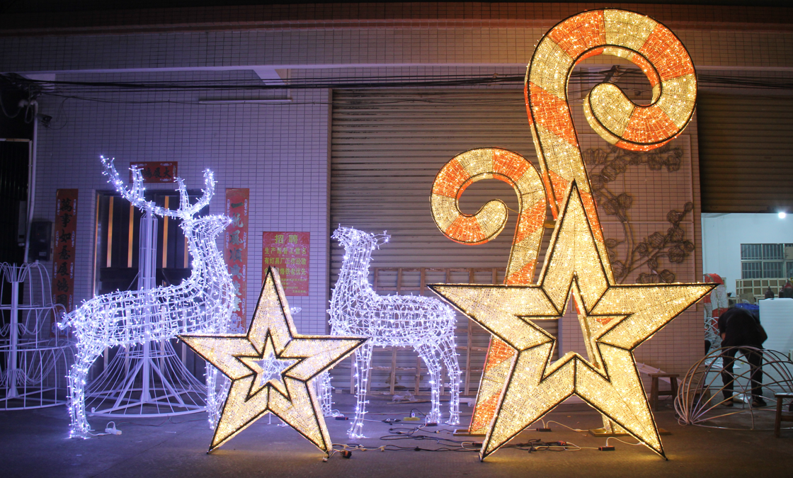 Customized Iron Tree 3D Motif LED Light for Christmas Outdoor Decoration