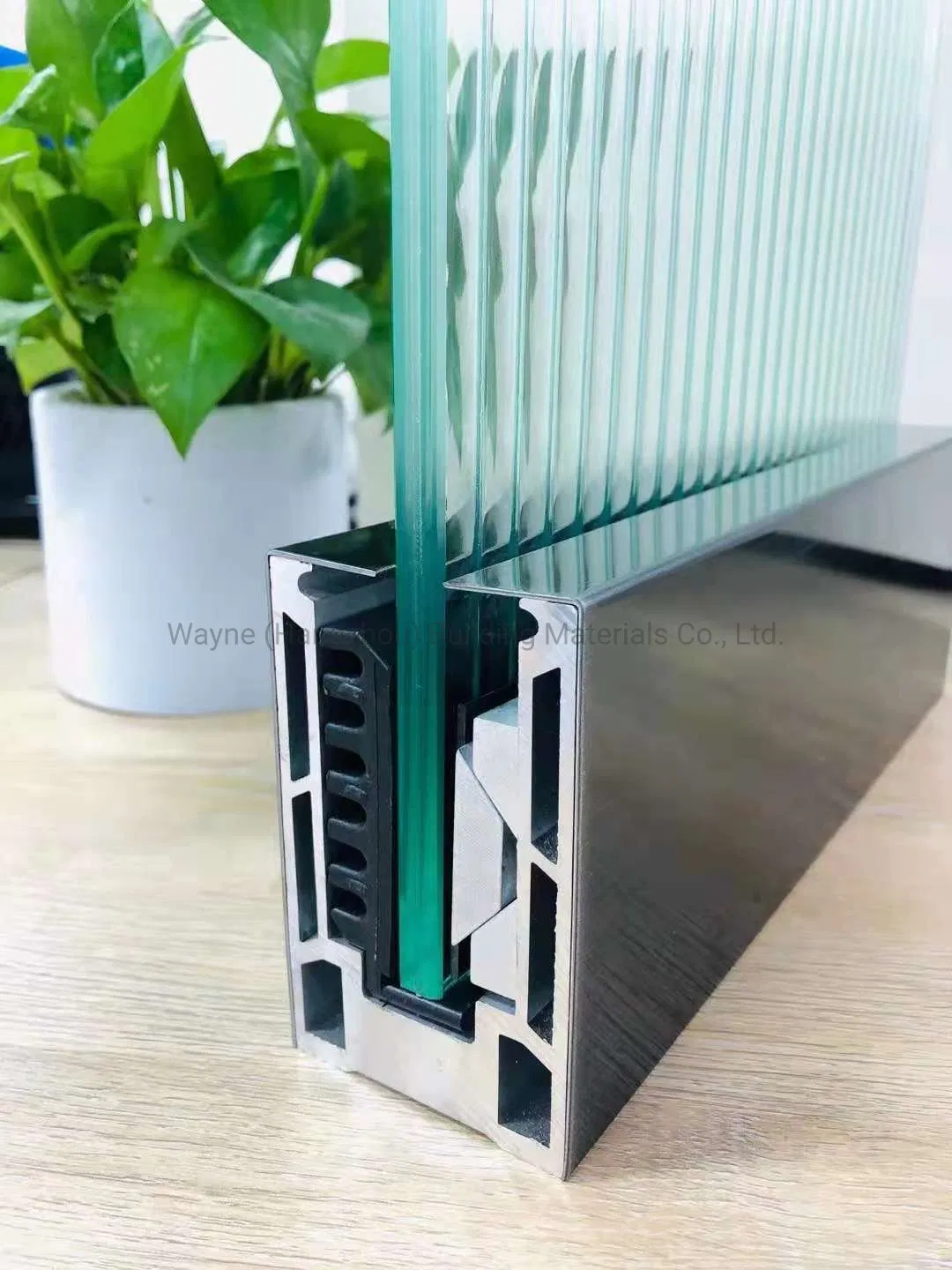 LED Lighting Embedded Aluminium Base Shoe Framless Glass Railing System with Sgp Laminated Glass