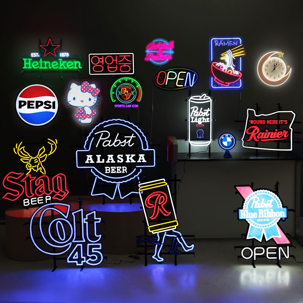 Customized Neon LED Artistic Lighting Fixtures Are Used Both Indoors and Outdoors.