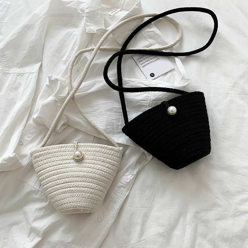 Bolso trenzado simple de perlas, bolso de paja tipo cubo