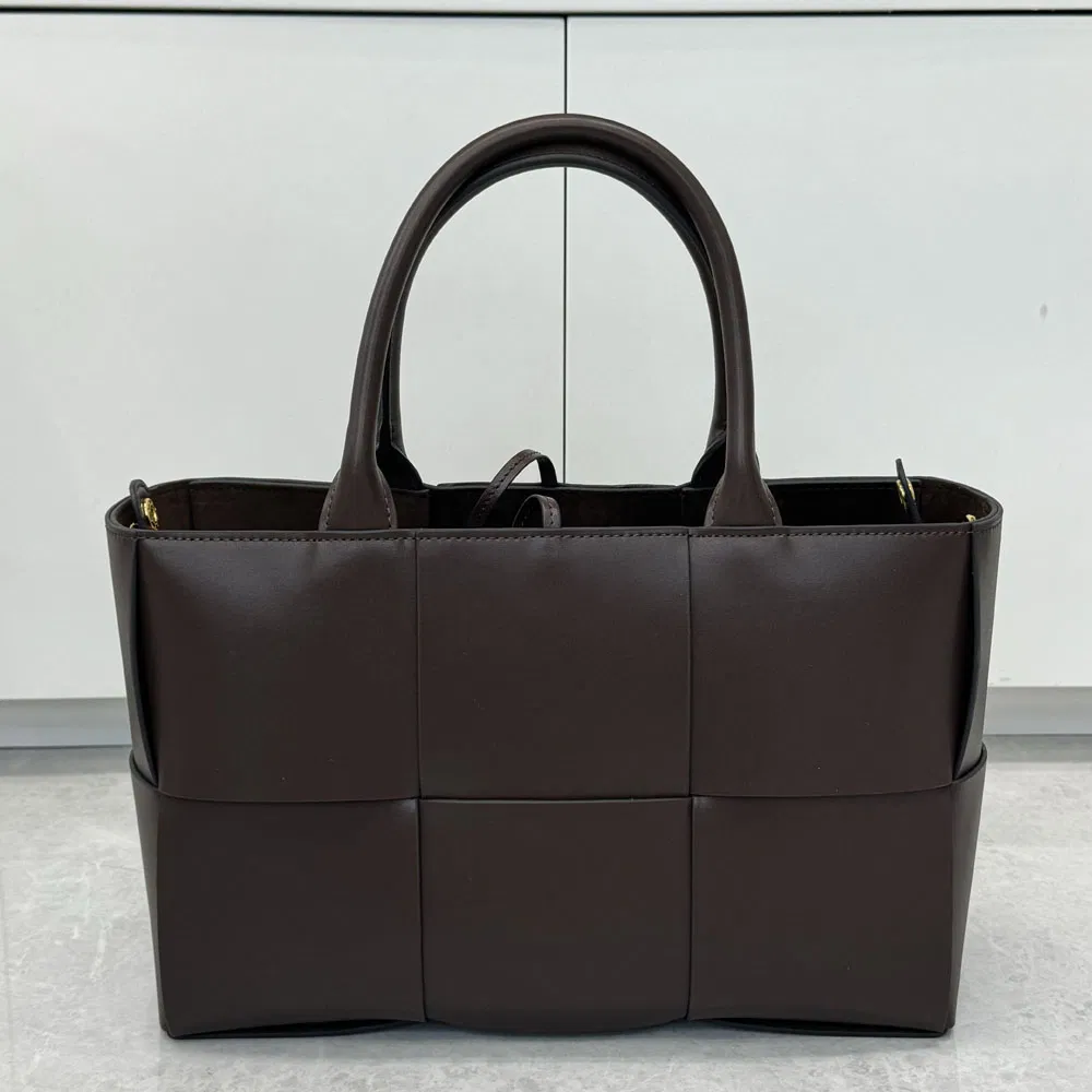 Disponible en múltiples colores, bolso de hombro de cuero de moda para dama de alta calidad al por mayor