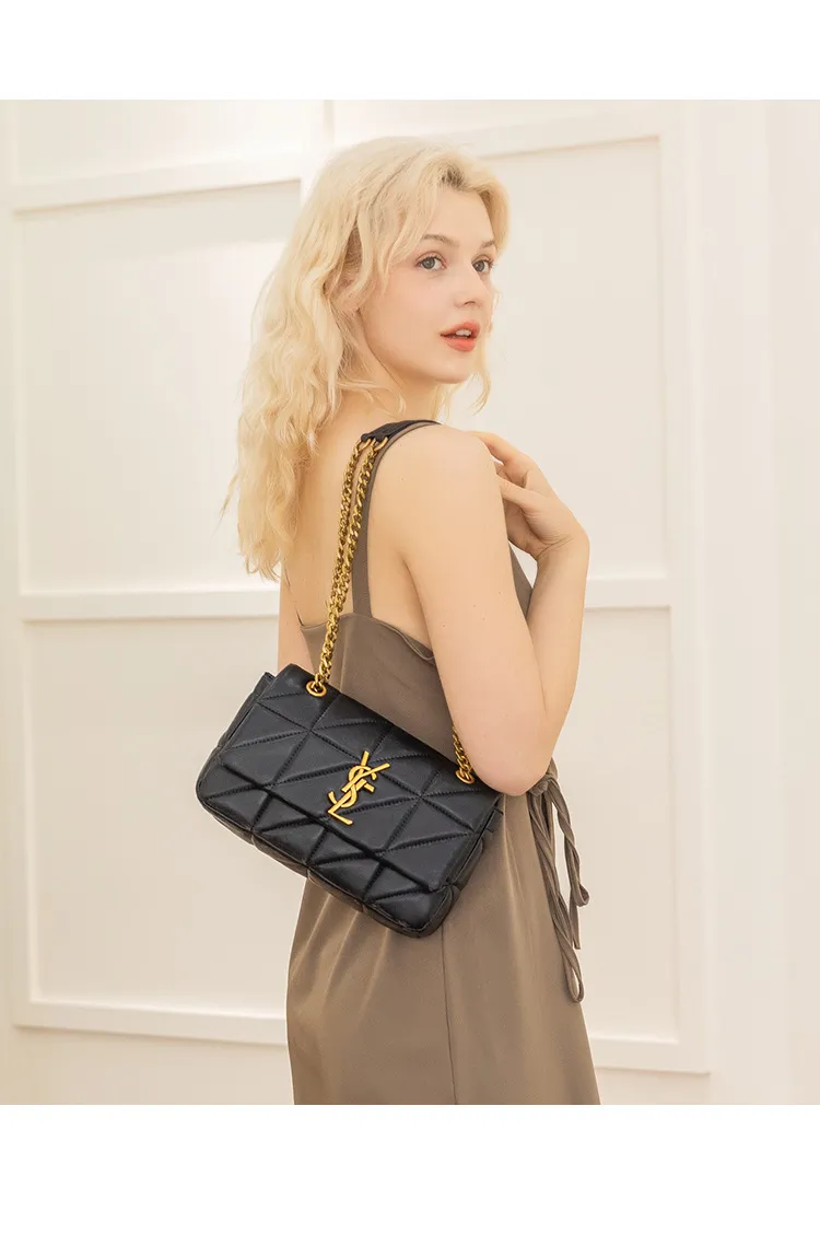 Detalles del bolso de cuero para damas