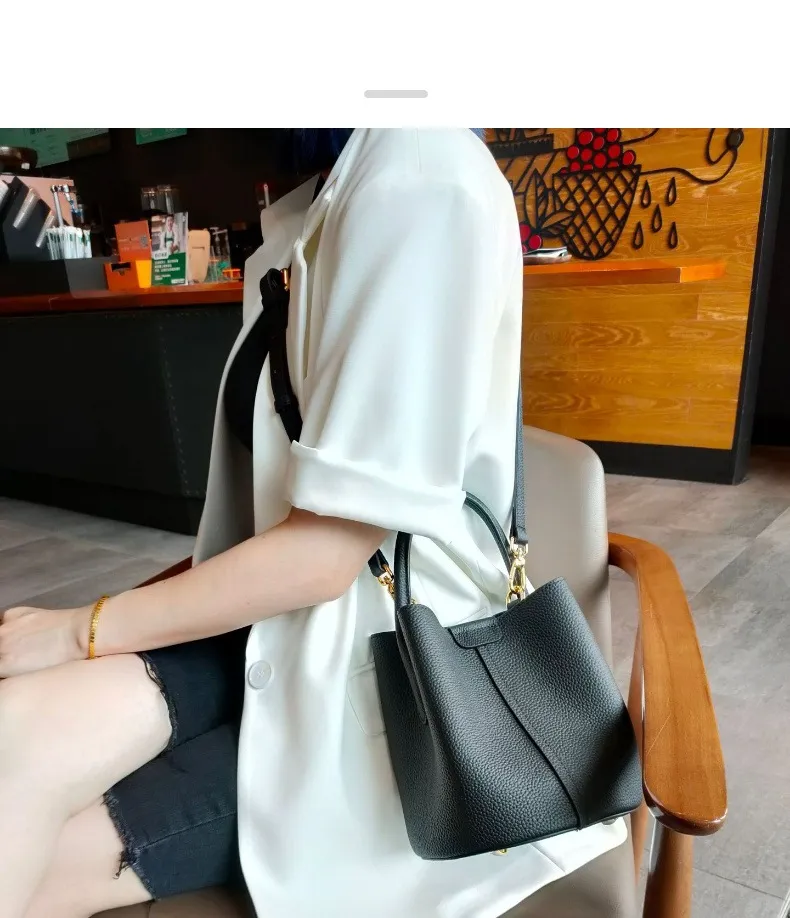 Bolso de cuero negro