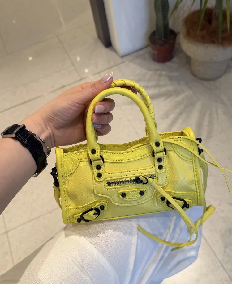 Spicy Girl Under Arm Bag