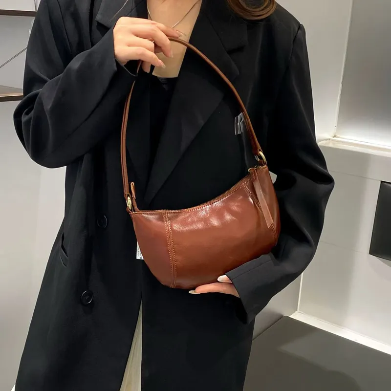Diseño clásico de múltiples bolsillos bolso hobo casual para damas de cuero genuino