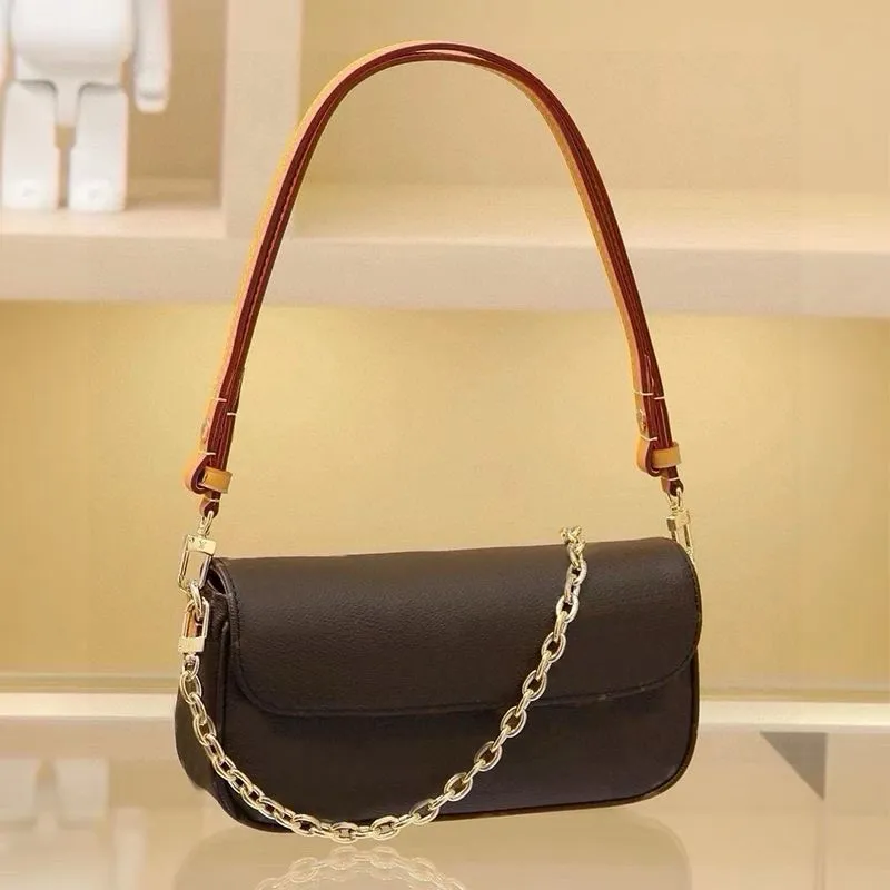 Bolso de hombro de cuero