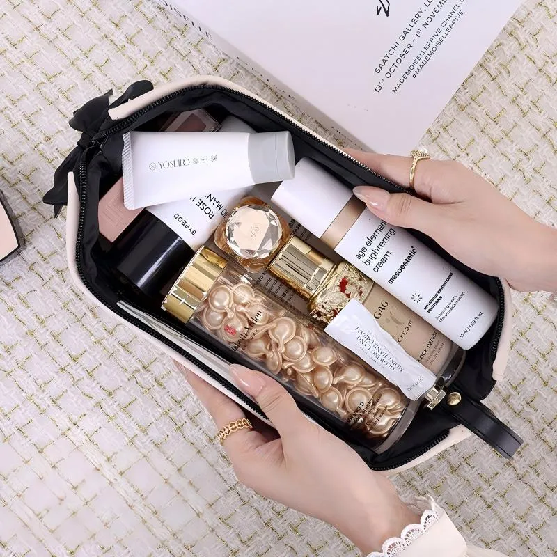 Bolsa de cosméticos de viaje de cuero vegano