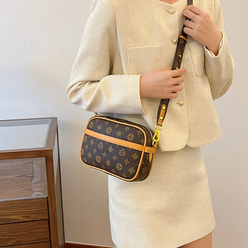 Bolso de hombro de cuero PU con logo, bolso de mano de moda para damas