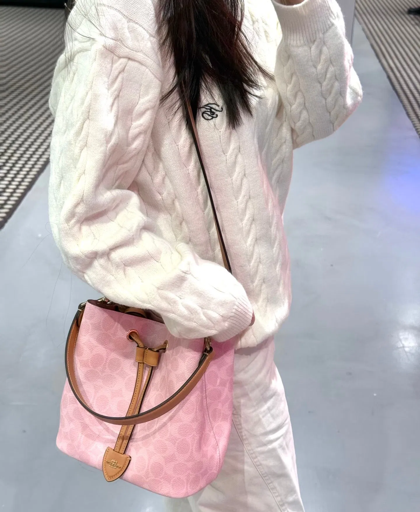 Fabricante mayorista de bolsos de mano de cuero PU para mujeres, bolsos de hombro de moda, bolsos cruzados para damas, fábrica de Guangzhou