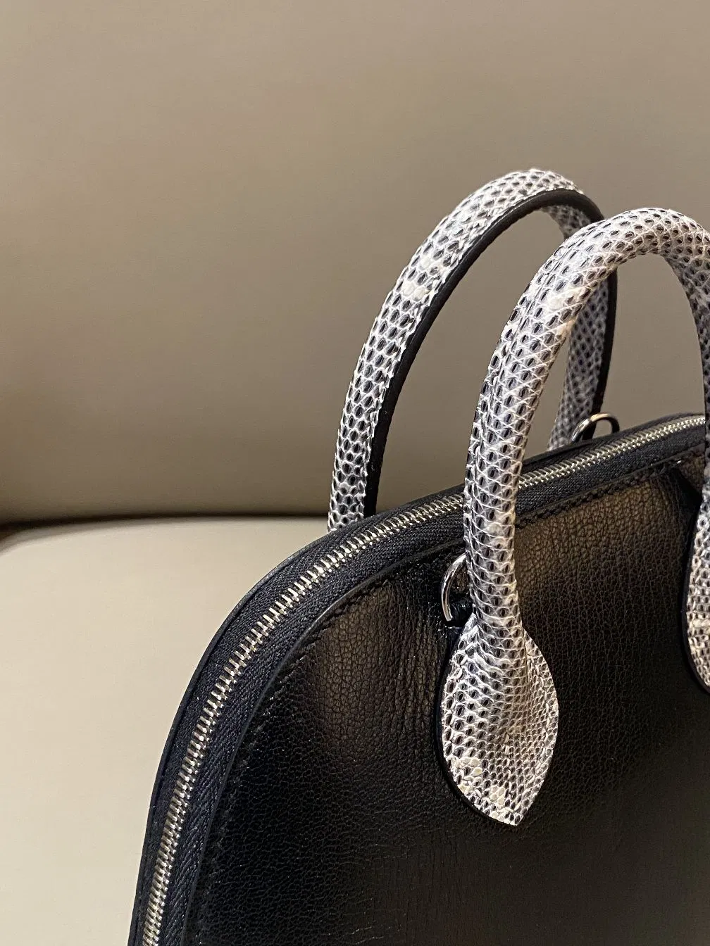 Diseñadores de lujo bolsos de mujer mini Bolide negro Chevre Chamkila piel de lagarto con asas