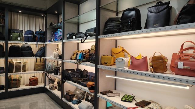 Bolsos de mujer de moda fabricados por Dongguan LanHa Beauty Co., Ltd.