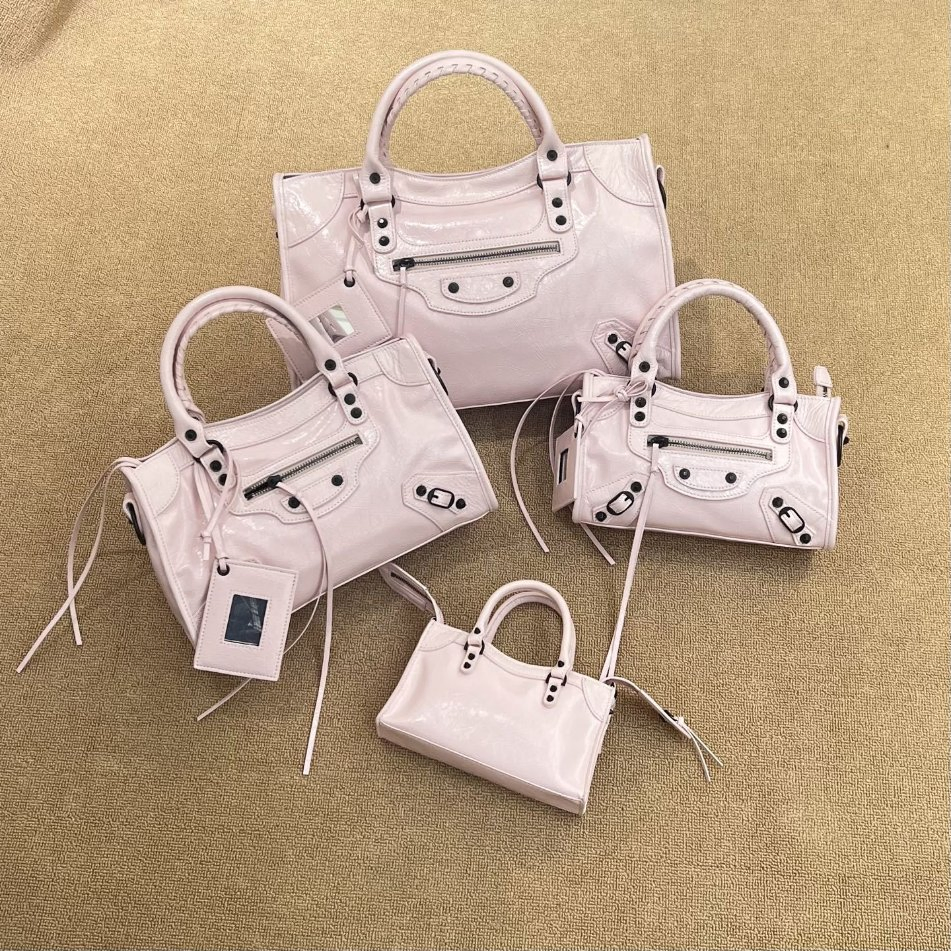 26 New Cool and Spicy Girl Explosive Pattern Calf Leather Bag Mini Crossbody Handbag Under Arm Bag