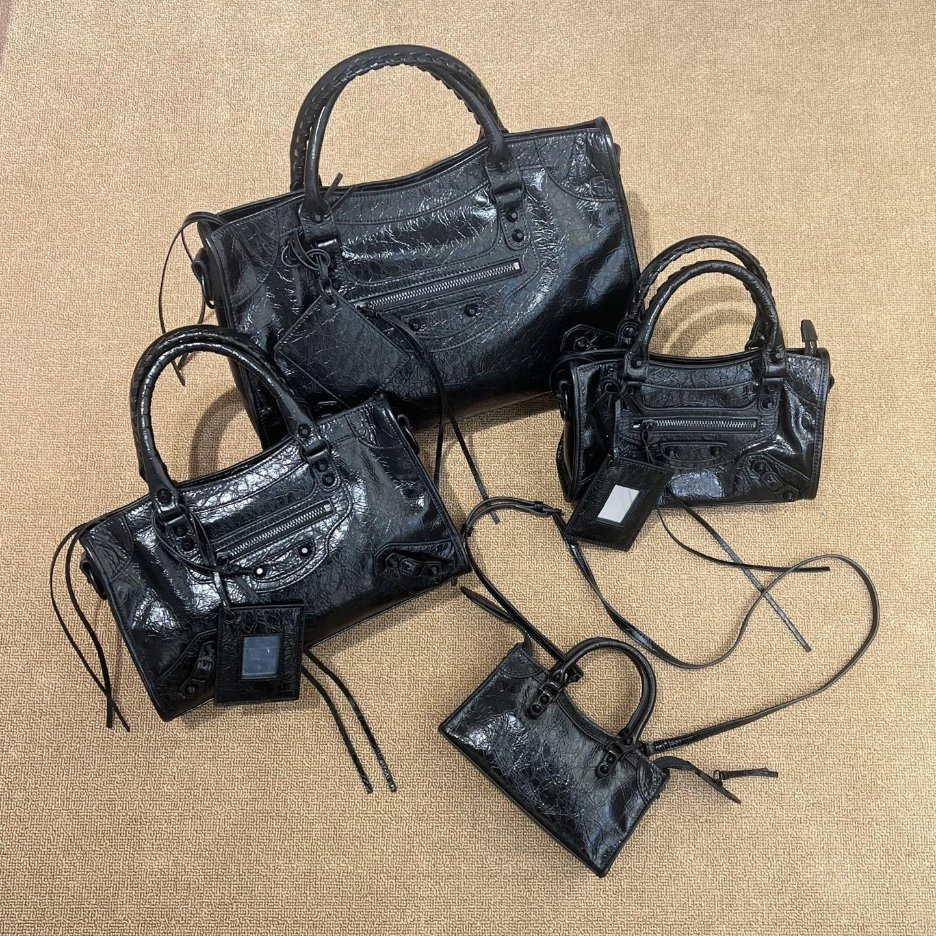 26 New Cool and Spicy Girl Explosive Pattern Calf Leather Bag Mini Crossbody Handbag Under Arm Bag
