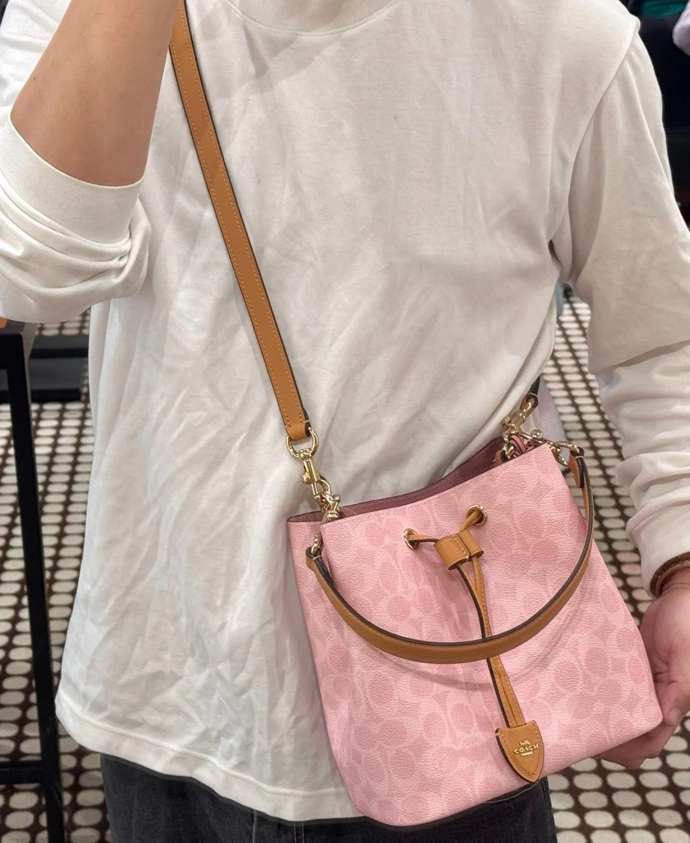 Fabricante mayorista de bolsos de mano de cuero PU para mujeres, bolsos de hombro de moda, bolsos cruzados para damas, fábrica de Guangzhou