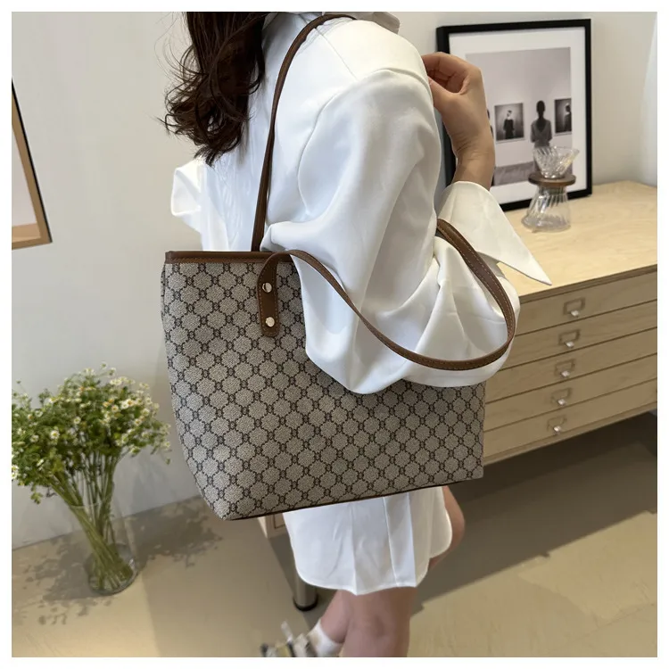 Bolso de mano texturizado para mujer