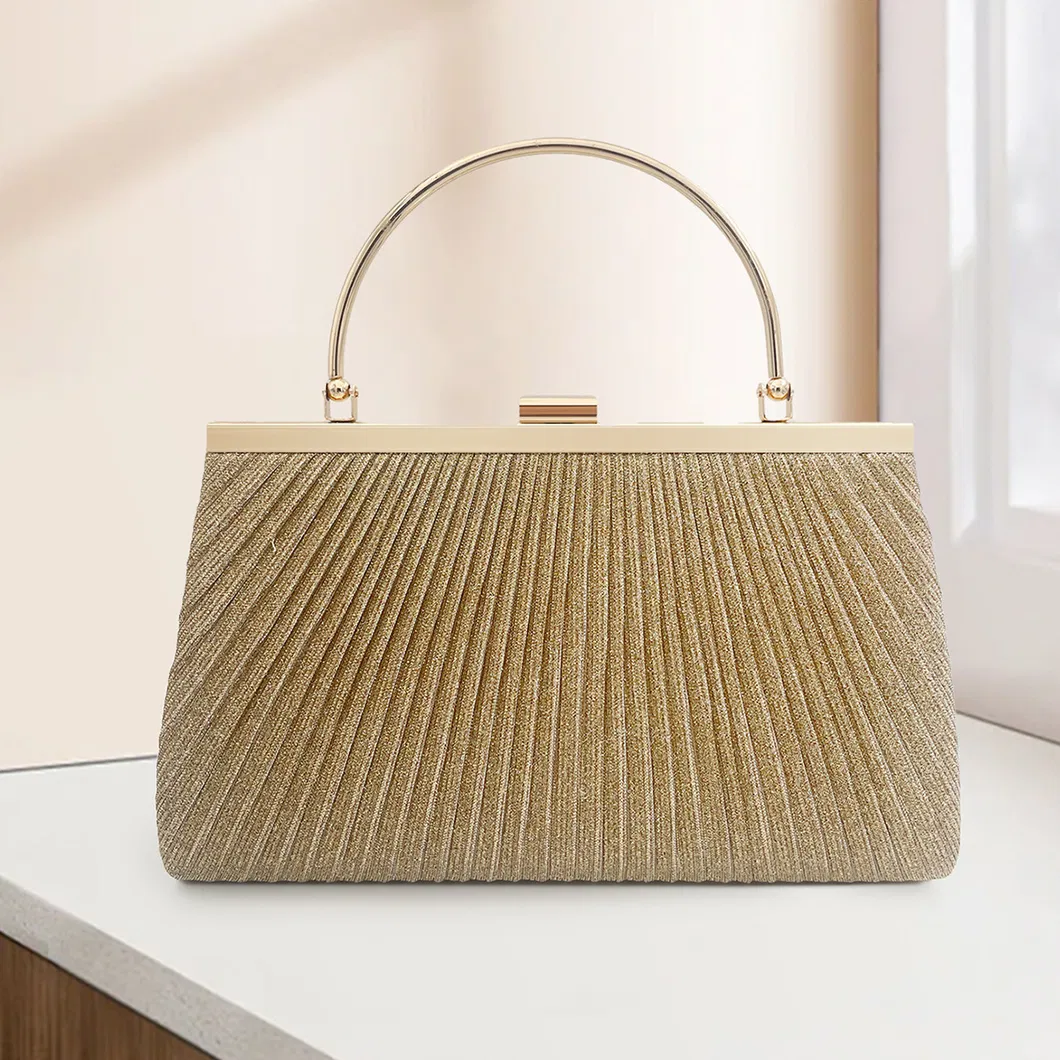 Bolso elegante de fiesta con cadena