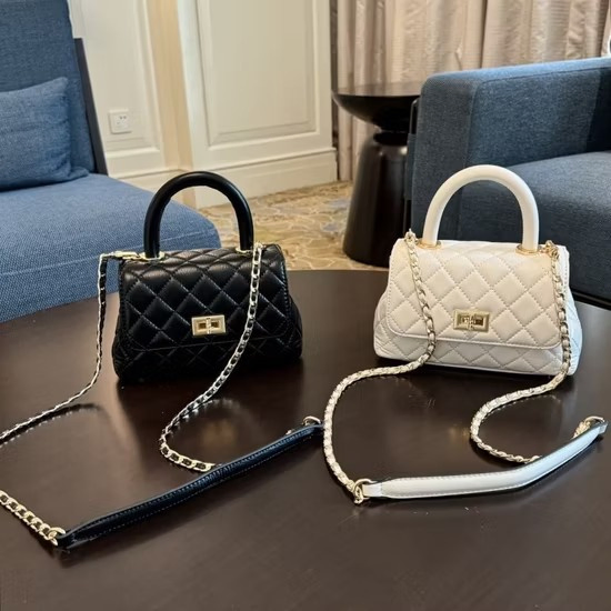 2026 Bolso de lujo para mujeres, cuero de alta calidad, bolsos de marca al por mayor 5AAA Bolsos de hombro mini de moda de diseñador, bolso de lujo réplica