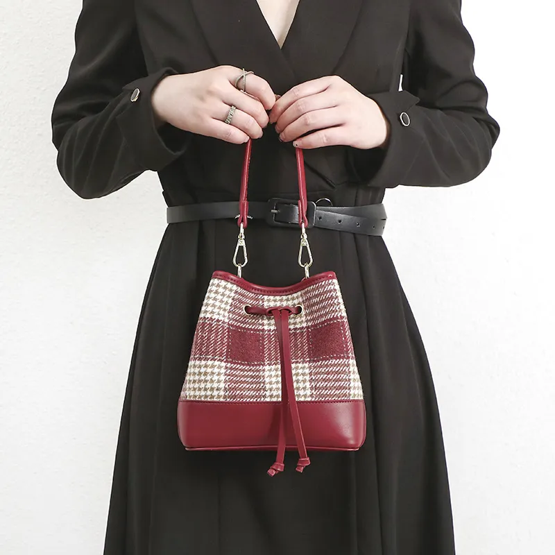 Fabricante de bolsos, fábrica mayorista OEM/ODM, bolso de tote de PU, bolso de PVC para mujeres, bolso de moda para damas