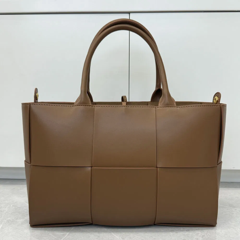 Disponible en múltiples colores, bolso de hombro de cuero de moda para dama de alta calidad al por mayor