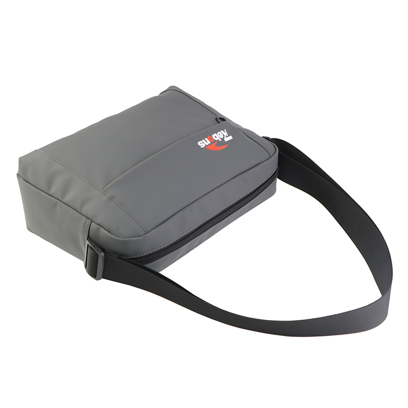 2025 Bolsa de hombro cruzada de lujo para hombre, bolso de viaje deportivo, diseño de cuero PU, bandolera con cinturón, cierre de cremallera, bolsa de mensajero para laptop