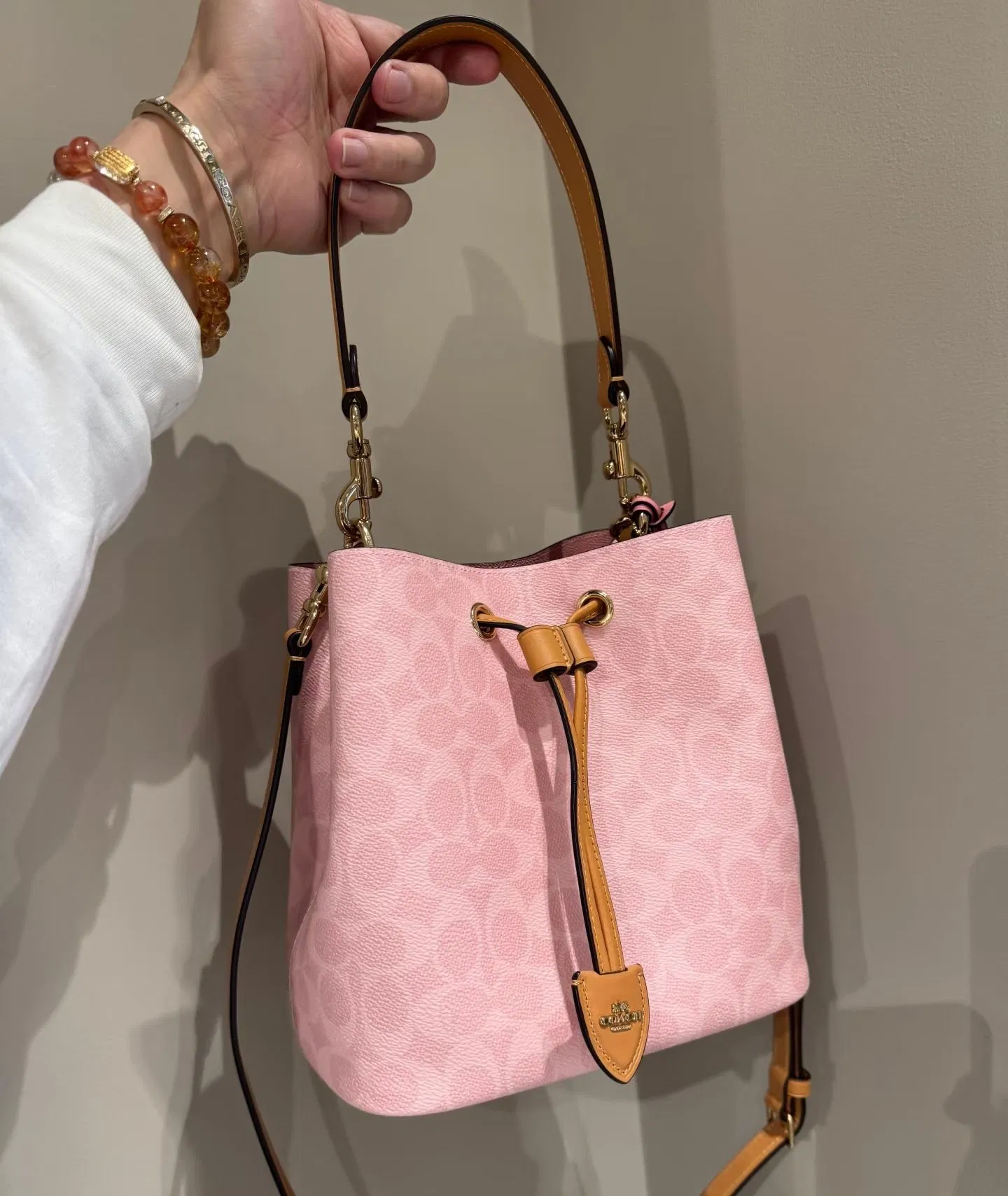 Fabricante mayorista de bolsos de mano de cuero PU para mujeres, bolsos de hombro de moda, bolsos cruzados para damas, fábrica de Guangzhou