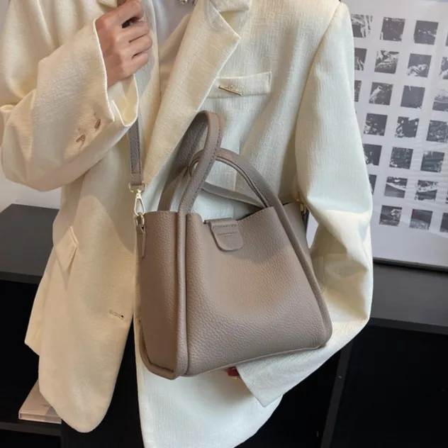 Bolso cruzado de hombro de estilo clásico, elegante y versátil, de cuero PU para mujeres