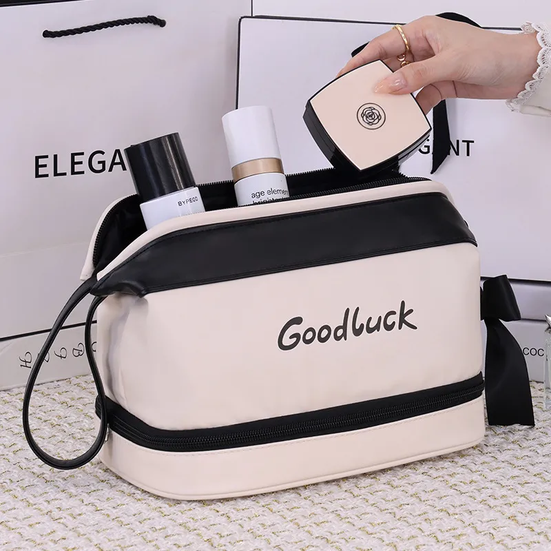 Bolsa de cosméticos de viaje de cuero vegano